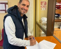 APISCAM firma el arrendamiento de un nuevo colmenar en Torremocha del Jarama